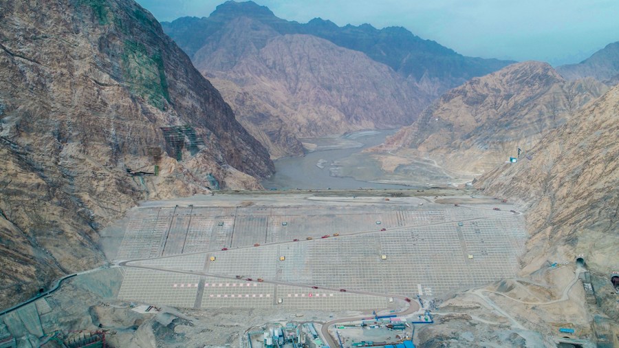 8、新疆喀什地区阿尔塔什水利枢纽大坝工程，由水电五局承建.jpg