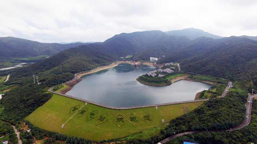 3、江苏省宜兴抽水蓄能电站，由水电五局承建的下库工程施工，该工程2017年获中国建筑工程“鲁班奖”。.jpg